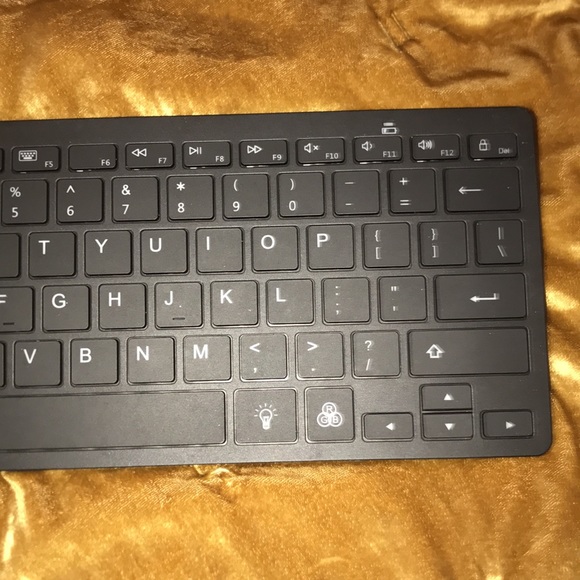 Wireless Keyboard By Omoton, from Amazon - Picture 11 of 12